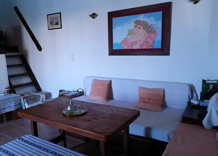 Glaros Apartment Pera Gyalos